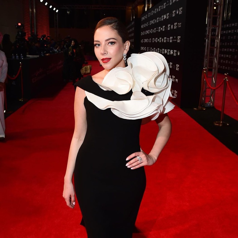 فاطمة البنوي