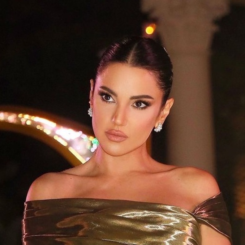 أحدث تسريحات شعر ومكياج النجمات في راس السنة 2022