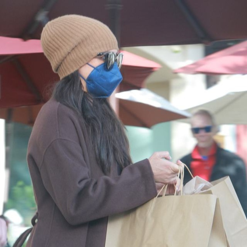 شاهدوا أحدث ظهور لميغان في رحلة تسوق جديدة