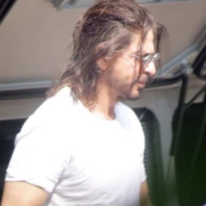 شاهد أحدث صور شاروخان في موقع التصوير