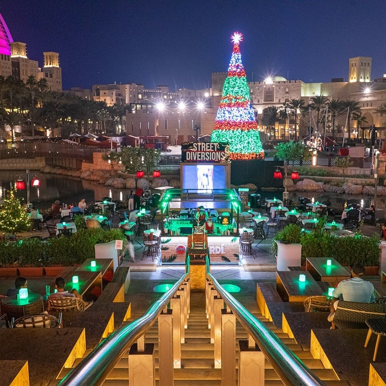 سوق مدينة جميرا يفتتح وجهة ستريت دايفرجنز التي توفر أرقى التجارب 