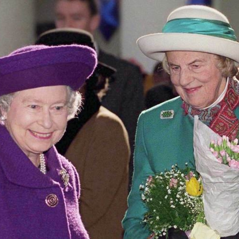 وفاة مساعدة الملكة وصديقتها المقربة دوقة غرافتون عن عمر يناهز 101