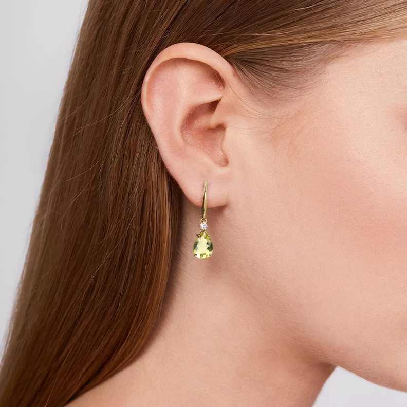 تألقي بالأقراط المرصعة بالكوارتز الليموني