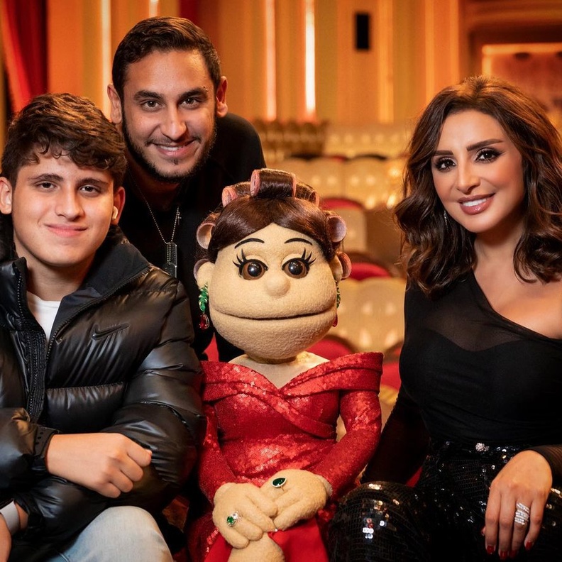 انغام وابنائها