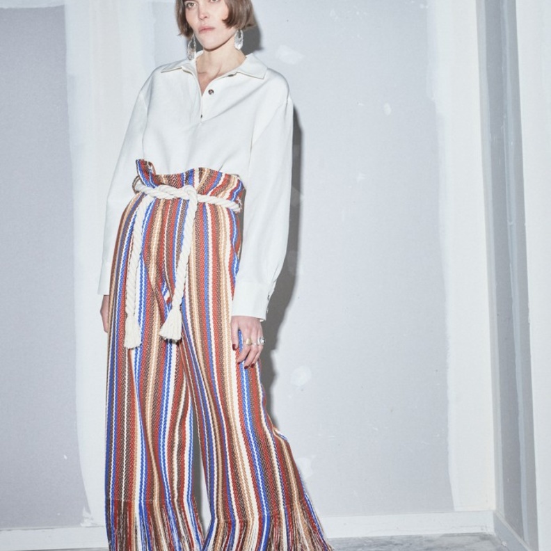 تصاميم بالنقشات المقلمة- سروال بتصميم مميّز من Benjamin Benmoyal