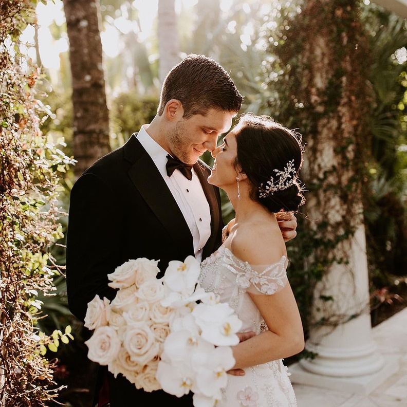 أفكار رائعة لزفاف جذاب بزهور الأوركيد