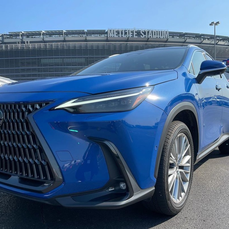 NX  من لكزس أجمل سيارات الكروس أوفر هذا العام