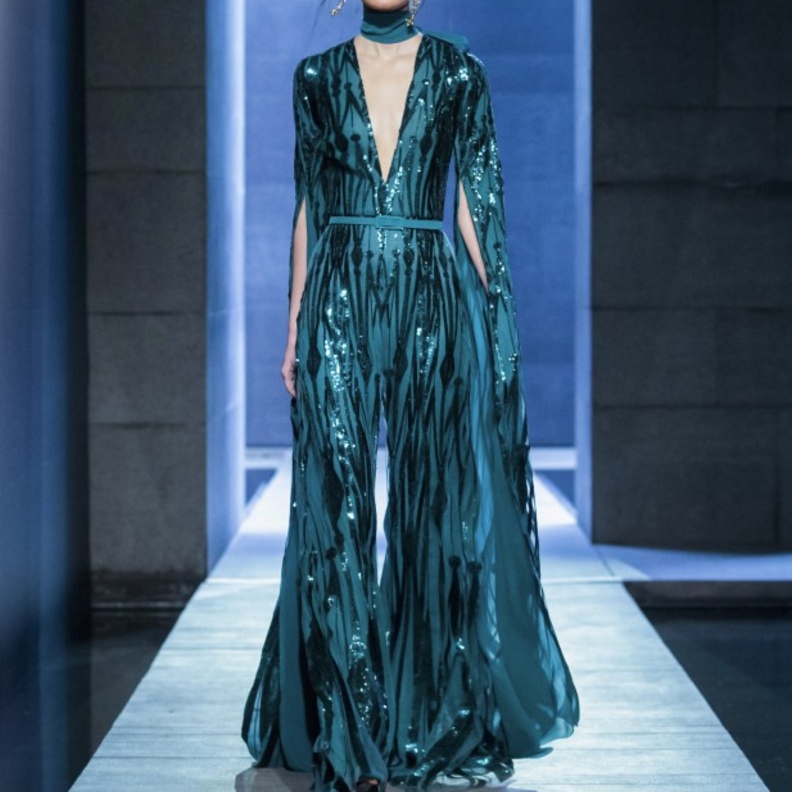 أجمل موديلات الجمبسوت- فاخر باللّون الأزرق من تصميم دار إيلي صعب العالمية