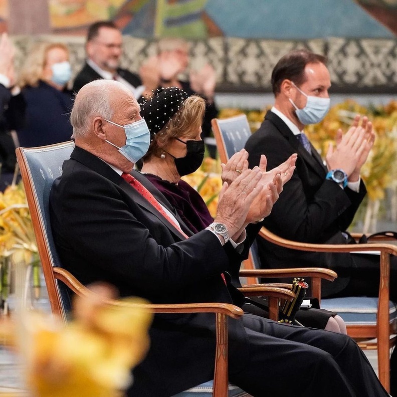 العائلة المالكة النرويجية في حفل تسليم جائزة نوبل للسلام 2021 في أوسلو