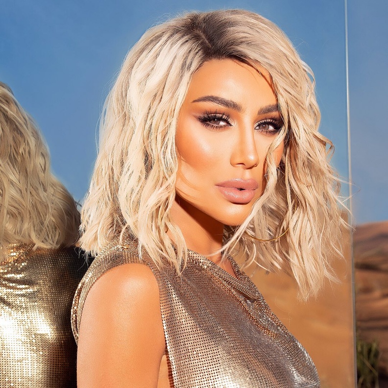 خطوات تكبير رسمة العين بخدعة جديدة بالمكياج 