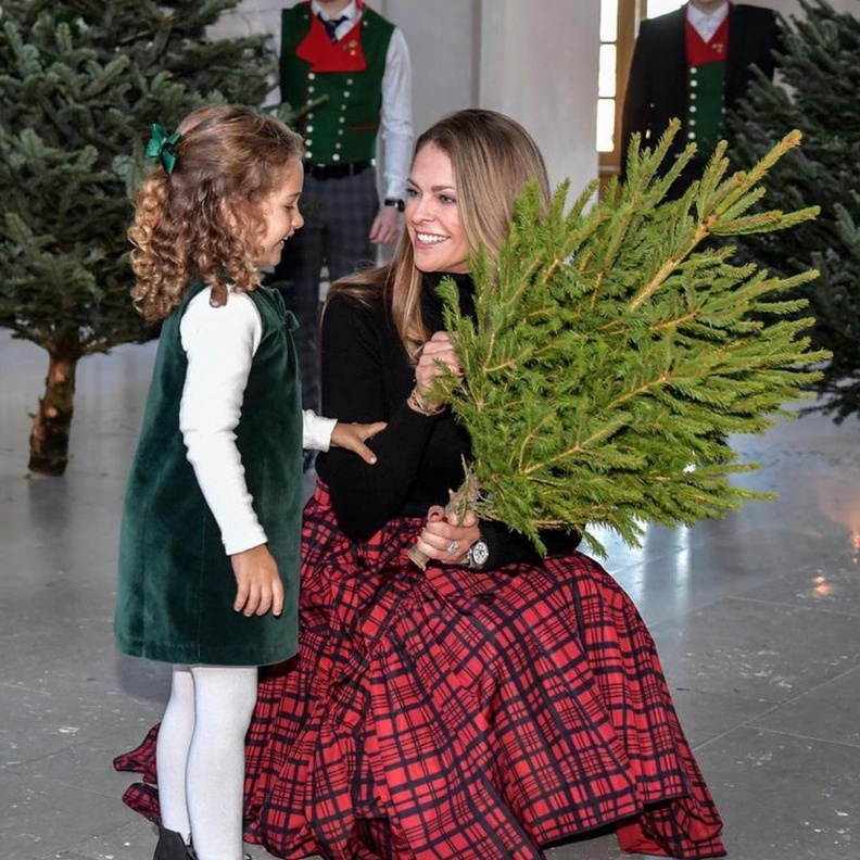 الأميرة مادلين وأطفالها يشاركون في مراسم خاصة بالقصر الملكي