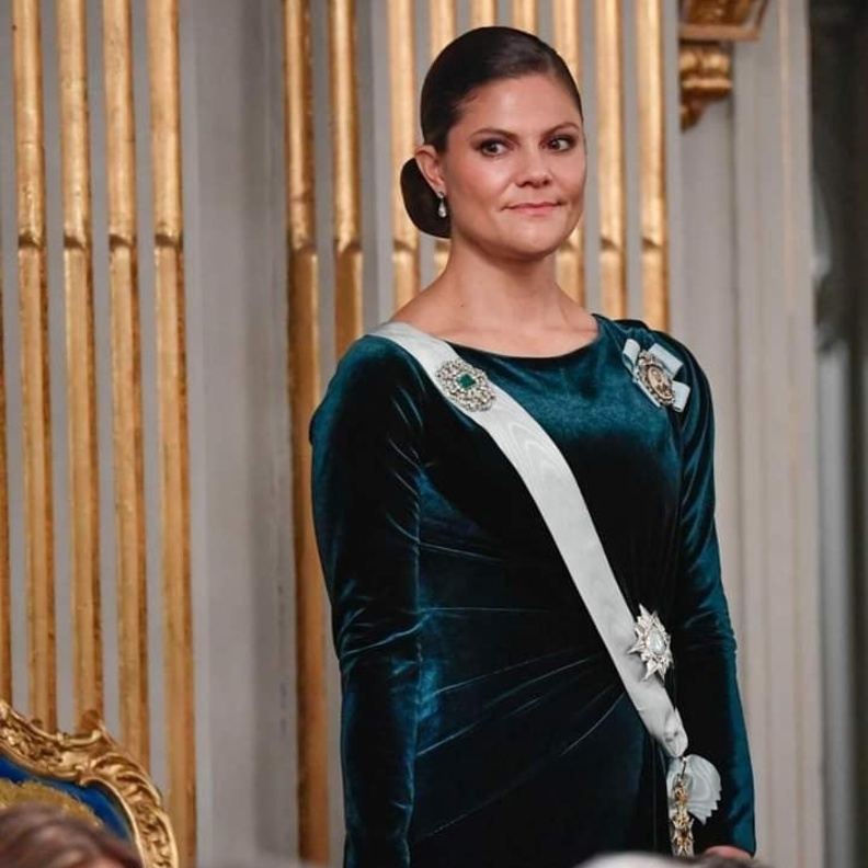  الأميرة فيكتوريا بإطلالة ساحرة في اجتماع رسمي جديد