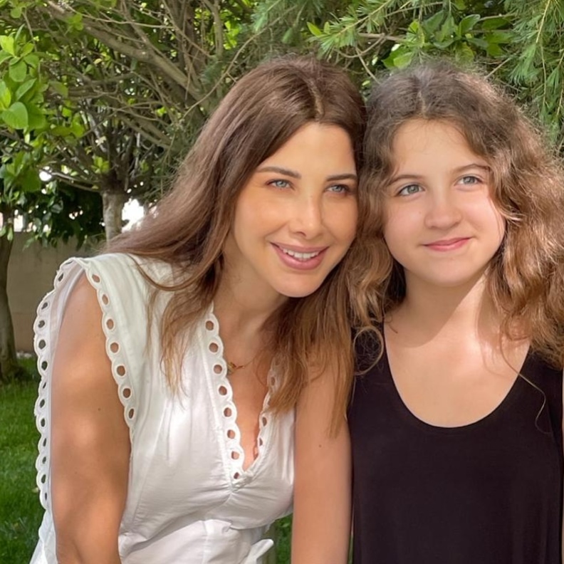 نانسي عجرم وابنتها