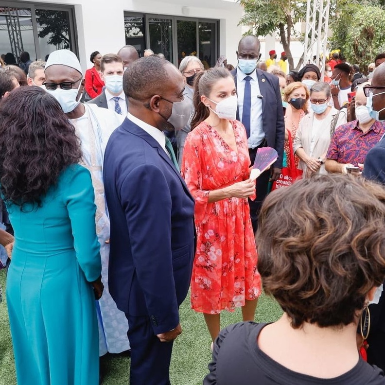 الملكة ليتيزيا تقوم بزيارة سريعة إلى السنغال لافتتاح معهد إسباني جديد