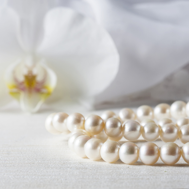 قلادات لؤلؤ للعروس صاحبة الذوق الفريد