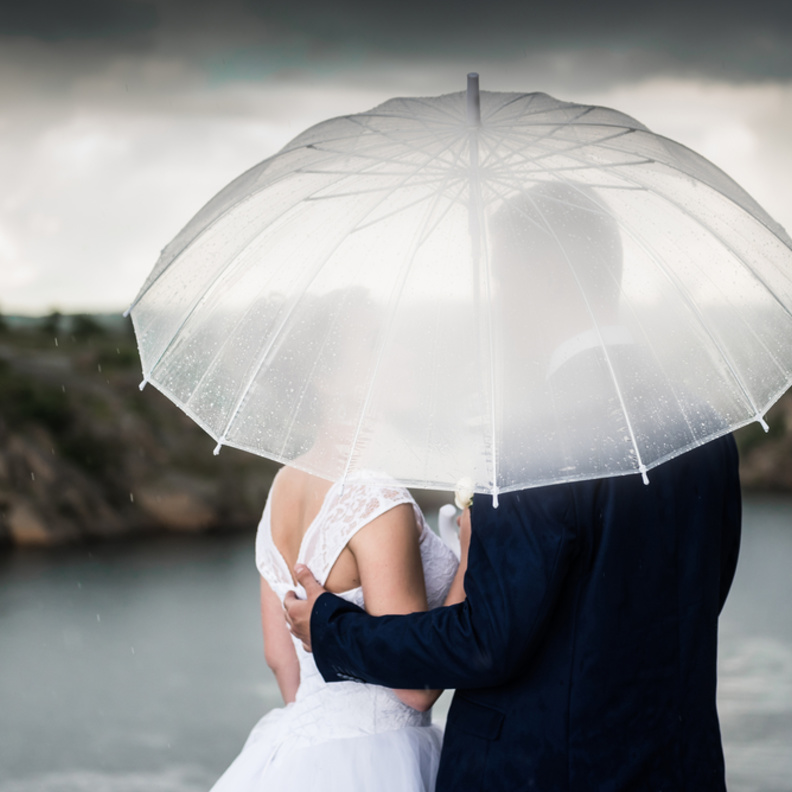 5  نصائح ذهبية حتى لا تفسد تقلبات الطقس حفل زفافك