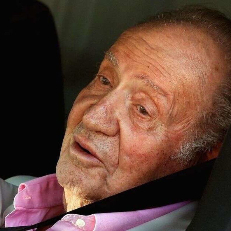 ملك إسبانيا السابق خوان كارلوس يتعرض لخطر الإصابة بعدوى كورونا