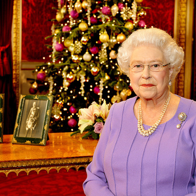 ملكة بريطانيا ترسل هدايا أعياد ميلاد مبكرة
