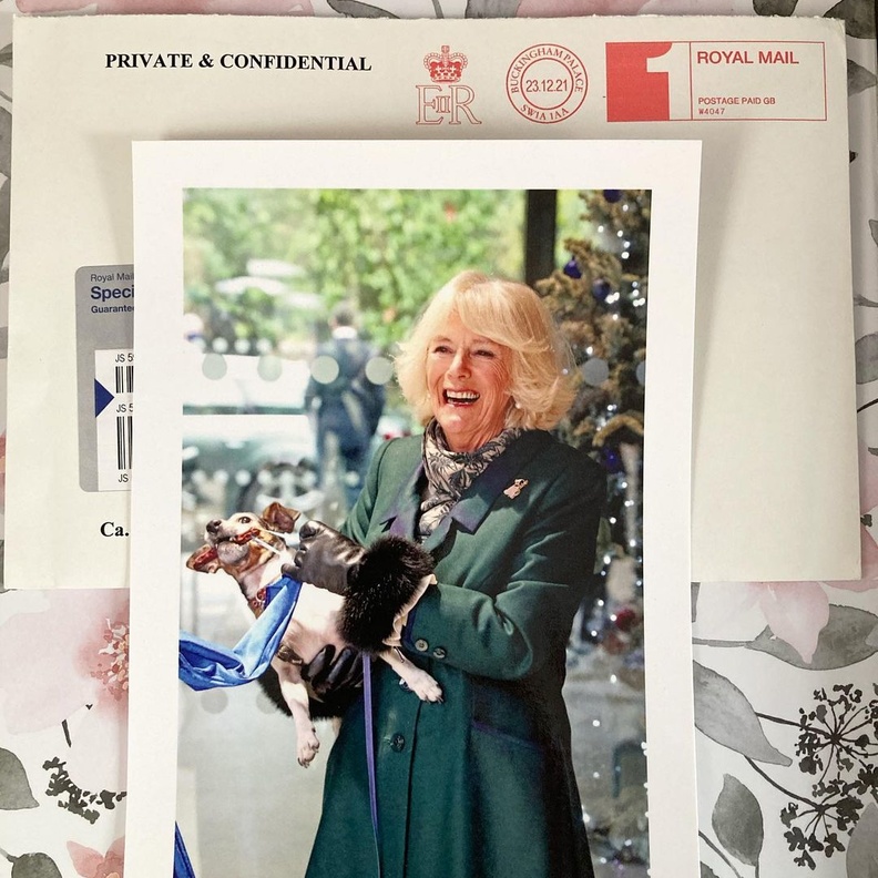 شاهد بطاقة الشكر غير التقليدية التي أرسلتها دوقة كورنوال لأحد معجبيها