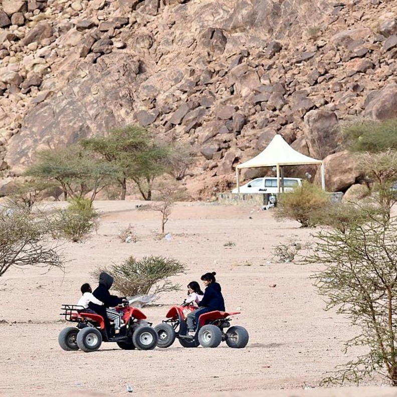 منتزه البيضاء البري بالمدينة المنورة.. تجربة ساحرة لعشاق التخييم والتنزه بالمملكة