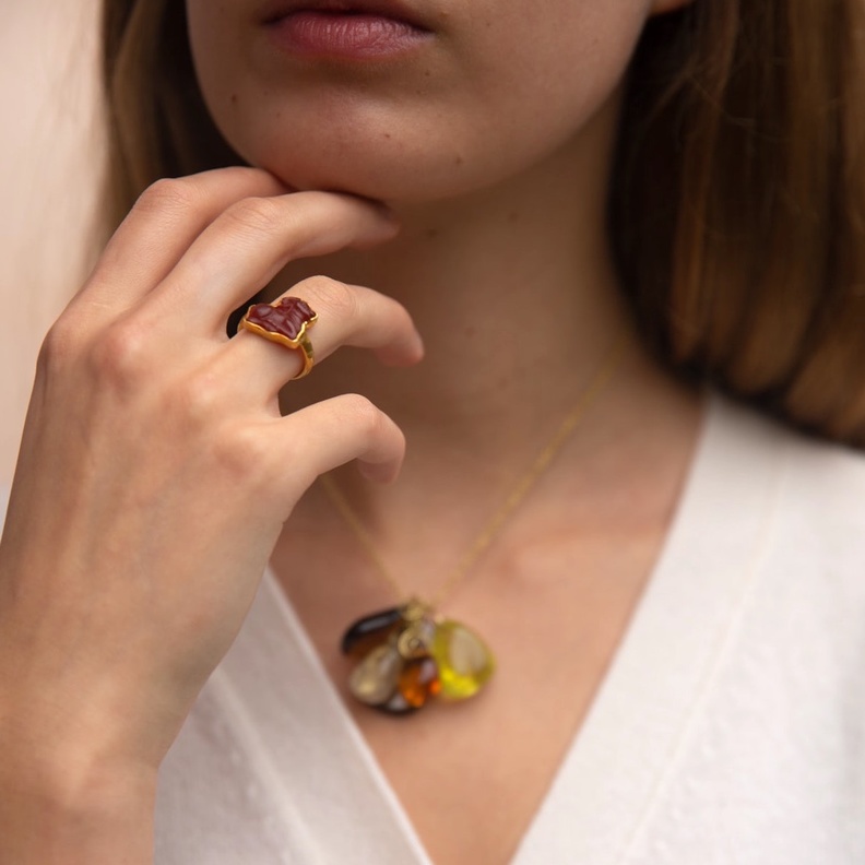 أروع المجوهرات ذات النقوش البارزة