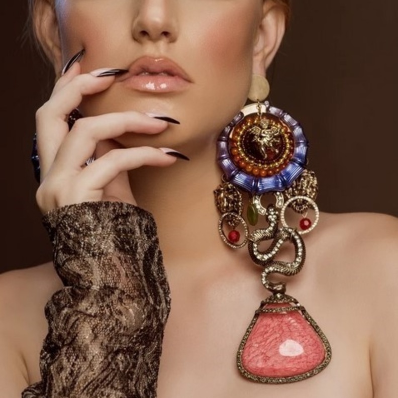 أقراط كريستال Messalina من BIRDSKINAU