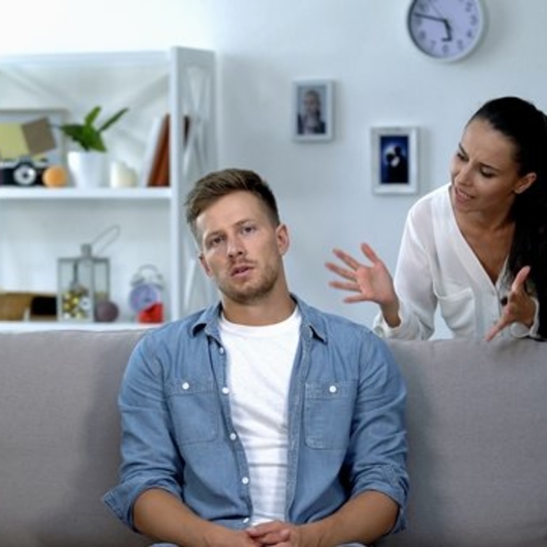 أهم 10 نصائح للتعامل مع الزوجة المتسلطة