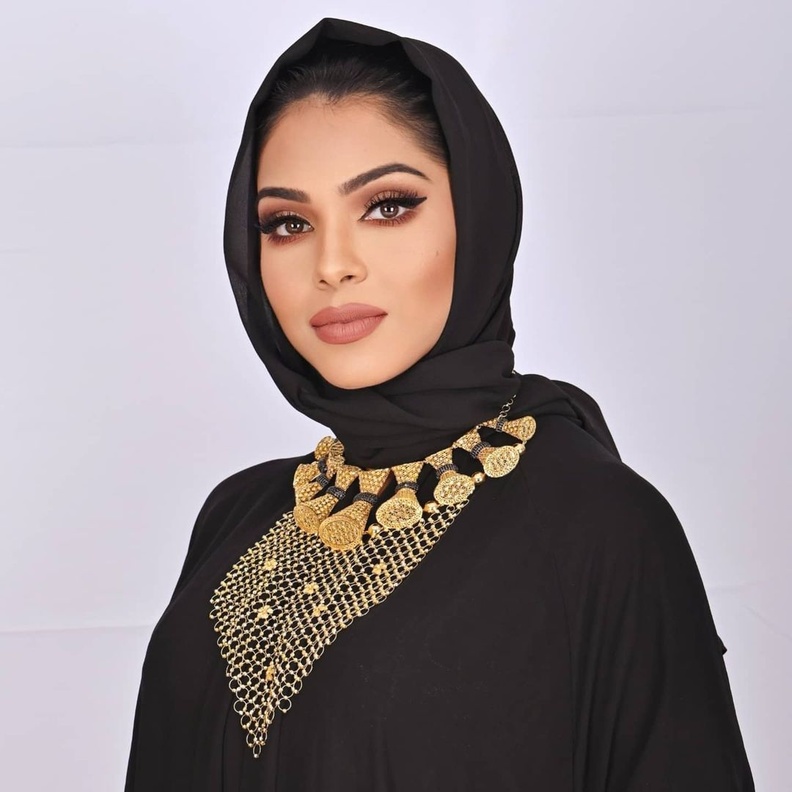 إطلالات ديبانجالي كامسترا ملكة جمال الإمارات والوصيفة الثانية لملكات جمال العالم للمتزوجات 2022