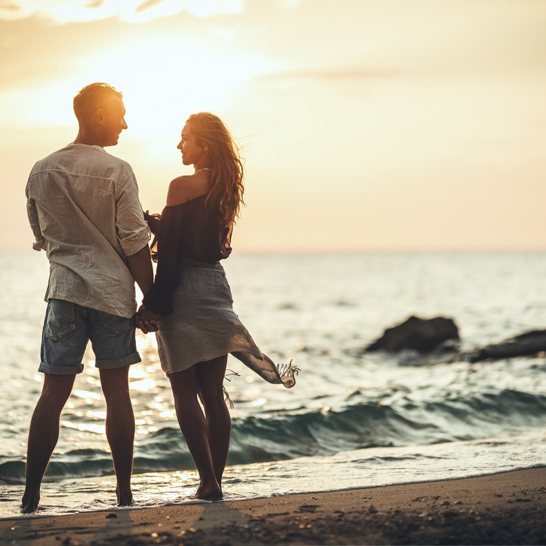 أمور لا يفعلها الرجل إلا للمرأة التي يحبها