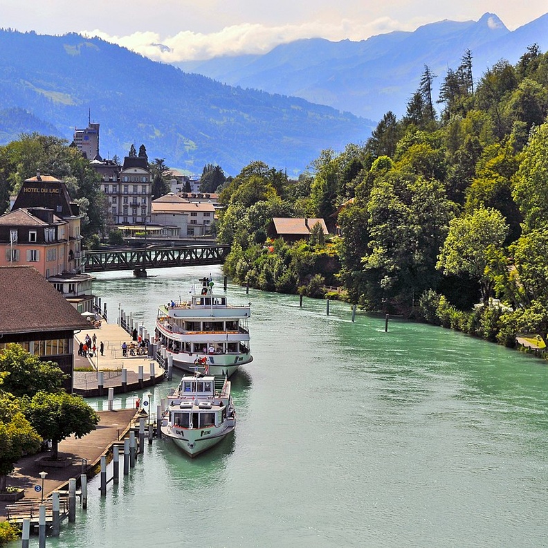 انترلاكن من أجمل مدن السياحة في سويسرا بواسطة Gregorini Demetrio