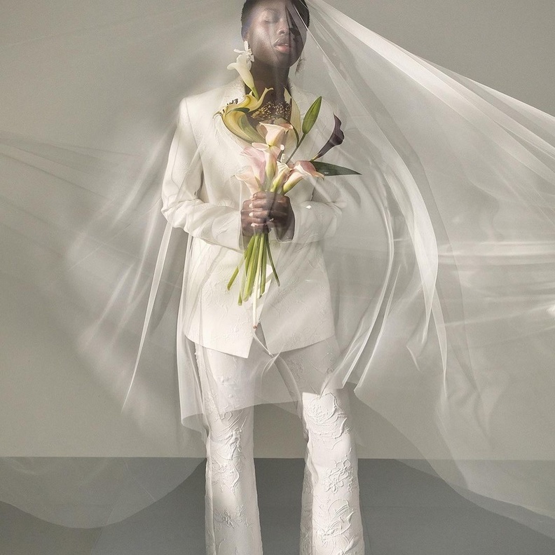 بدلات من أسبوع الموضة العرائسي انستقرام@kaviargauche_official