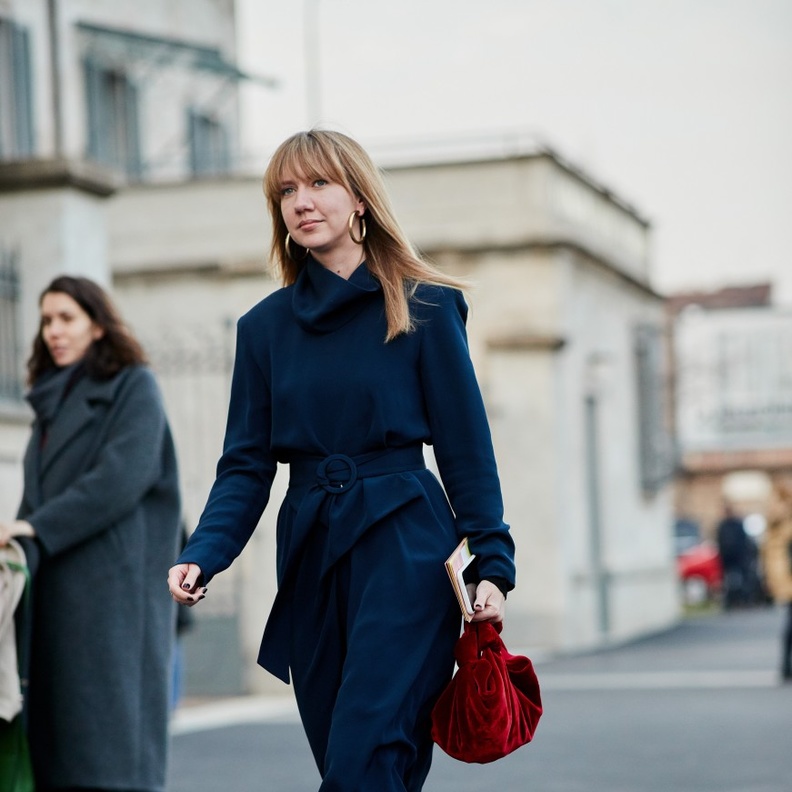 أفكار رائعة لتنسيق البوت الأحمر مع الملابس هذا الشتاء