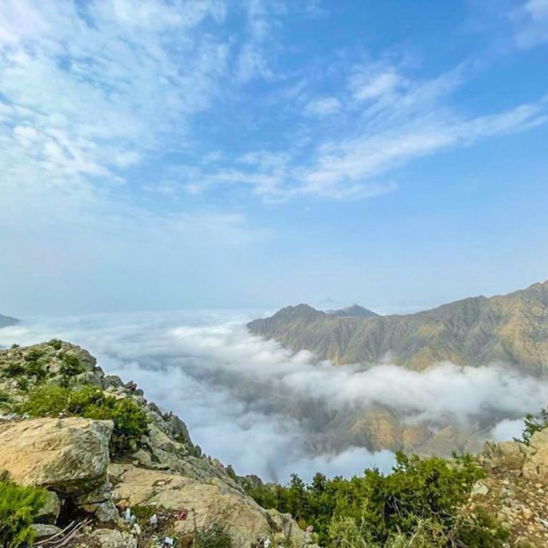جبال السروات ومشهد خلاب للجميع.