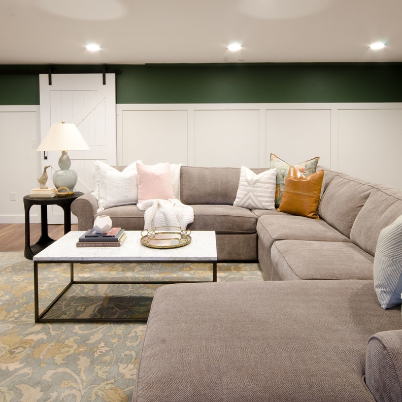 دهانات حوائط بالزيتي والأبيض للطوابق السفلية