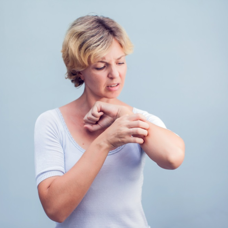 أسباب الحبوب الجلدية المزمنة وعلاجها