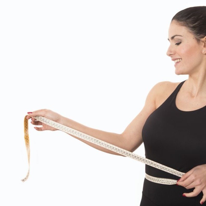 الليزر يساعد على تذويب الدهون المحيطة بالبطن