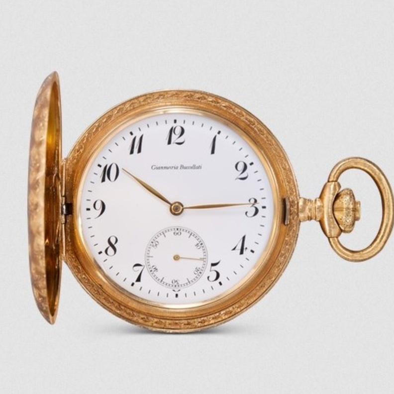 ساعة جيب ذهبية من Buccellati