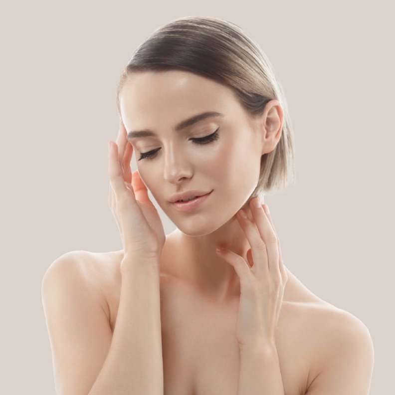  التقشير الكيميائي محلولاًيساعد على إزالة طبقات الجلد ويكشف عن جلد أكثر شباباً تحته