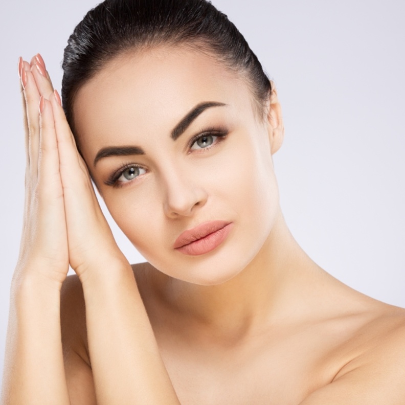  أسرار تجميلية للحصول على بشرة خالية من التجاعيد