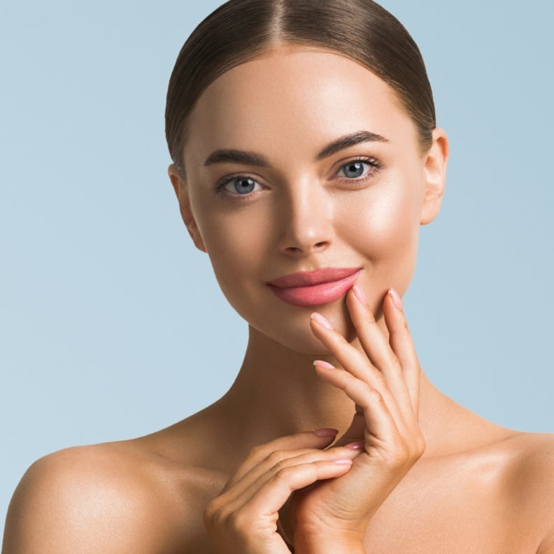 الفيلر تقنية غير جراحية مناسبة لتجديد مرونة الجلد وشد الذقن