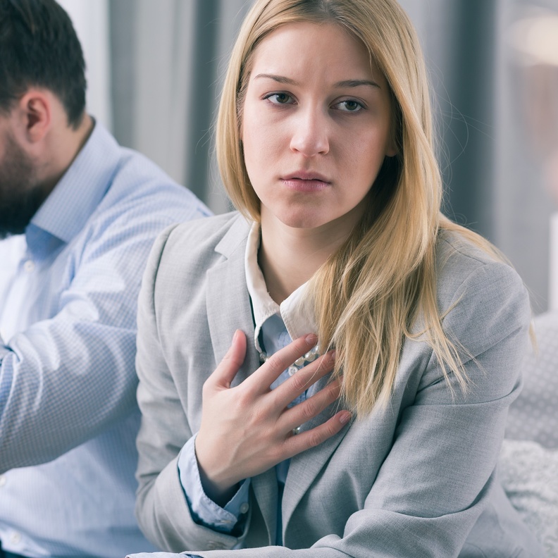 علامات تؤكد ان زوجك يخفي عنك بعض الاسرار