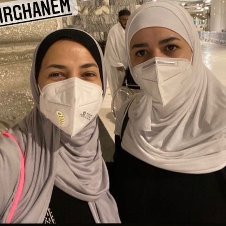 نجوم استقبلوا العام الجديد 2022 بتأدية العمرة وتتصدرهم دنيا وايمي سمير غانم 