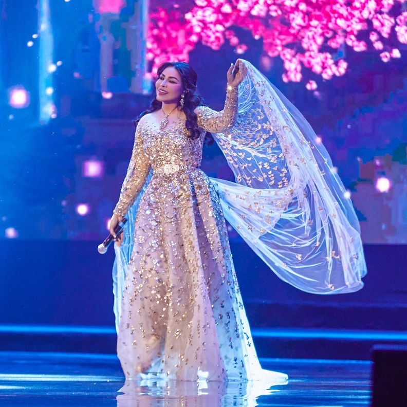 فساتين خطوبة من النجمات انستقرام@ahlamalshamsi