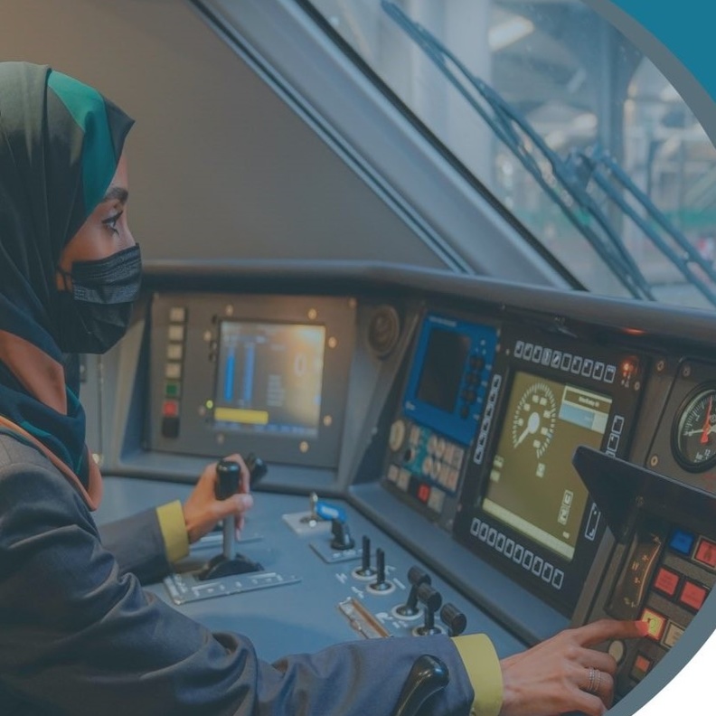 معهد "سرب" يطرح فرصا نوعية لتدريب السعوديات على قيادة قطار الحرمين