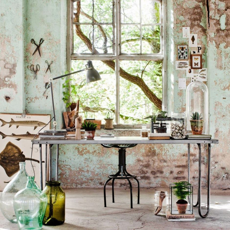 مكتب بتصاميم أثاث صناعي 