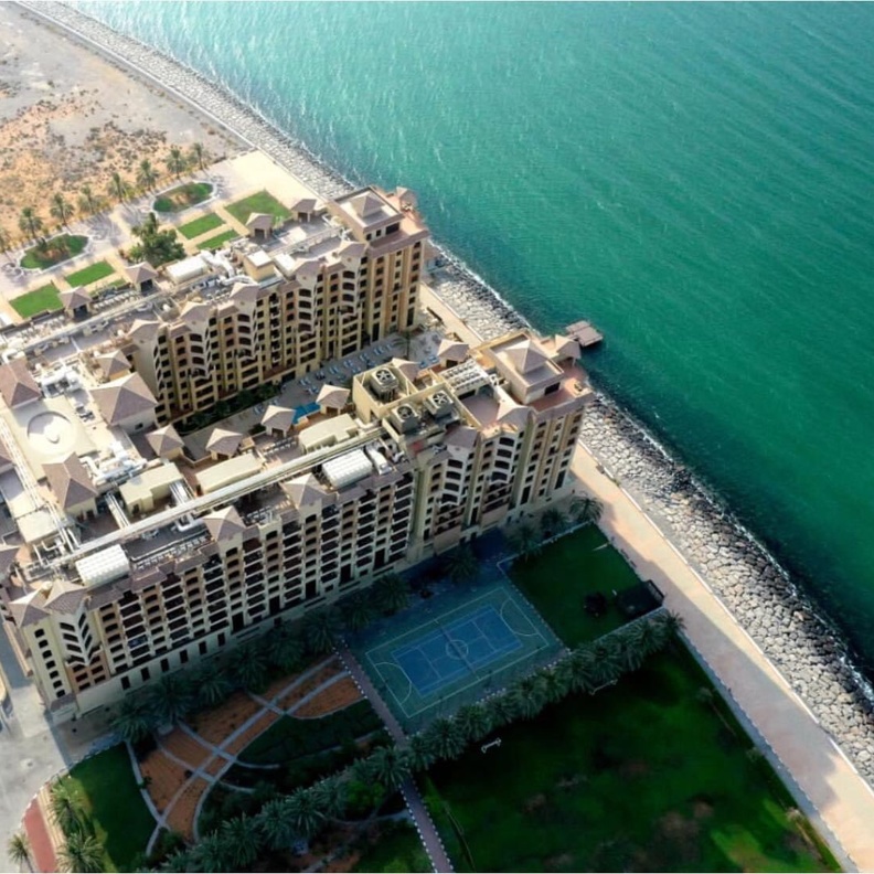 منتجع وسبا جزيرة مرجان.. تجربة رائعة للاستجمام وأجواء عربية فاخرة في رأس الخيمة