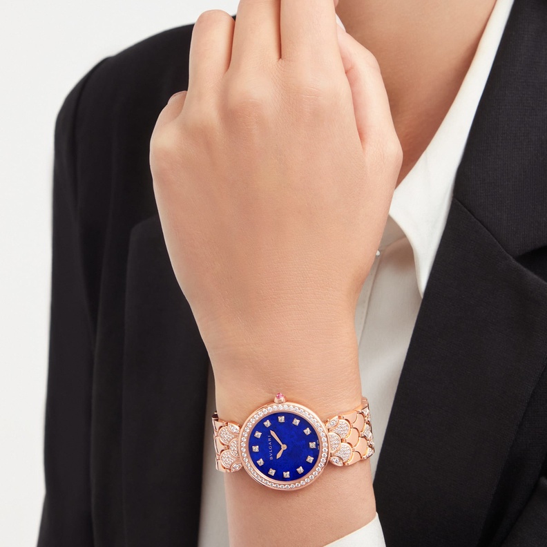 موديلات ساعات نسائية ذهب لاطلالة متوهجة بالبريق