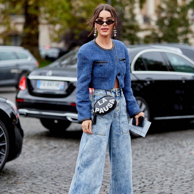 نسّقي بليزر كروب مع بنطلون بقصة flare او واسعة