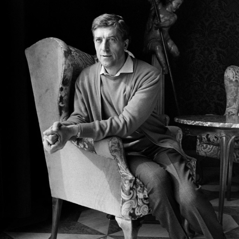 وفاة رائد الأزياء الرجالية نينو شيروتي Nino Cerruti عن عمر يناهز 91 عامًا