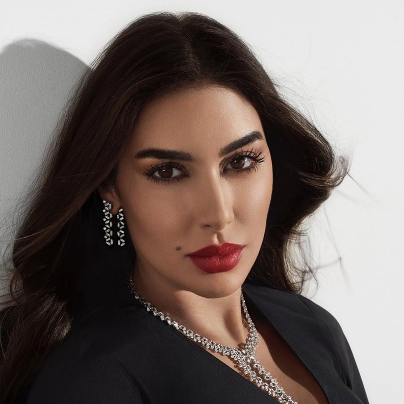 ياسمين صبري بمجوهرات دار كارتييه العريقة